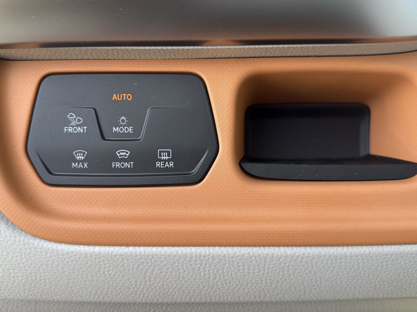 New 2025 Volkswagen ID. Buzz Pro S Plus image 11