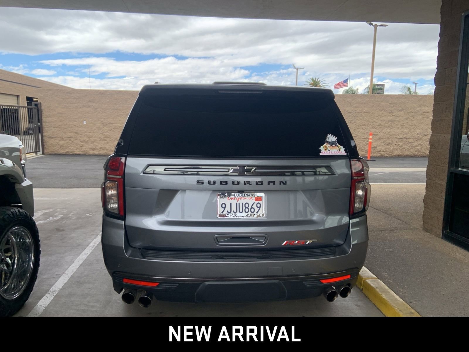 Used 2022 Chevrolet Suburban RST w/ Sport Performance Package AWD/4WD image 5