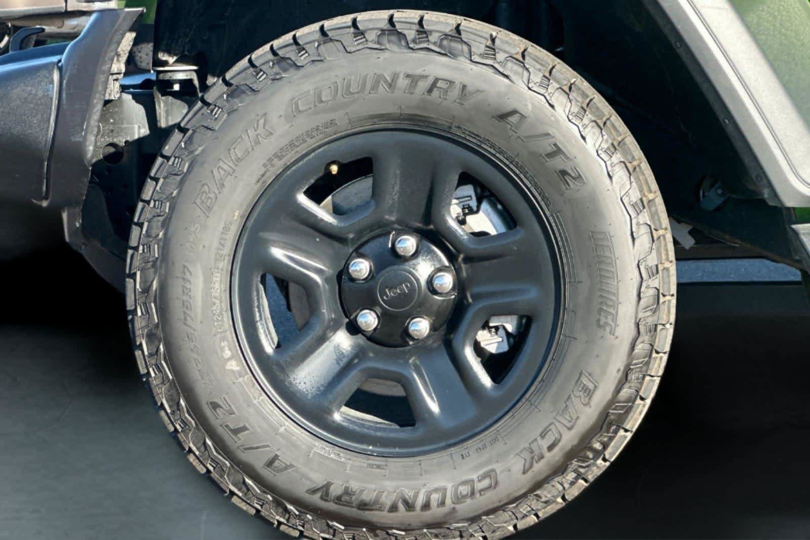 Used 2025 Jeep Wrangler Sport AWD/4WD image 30