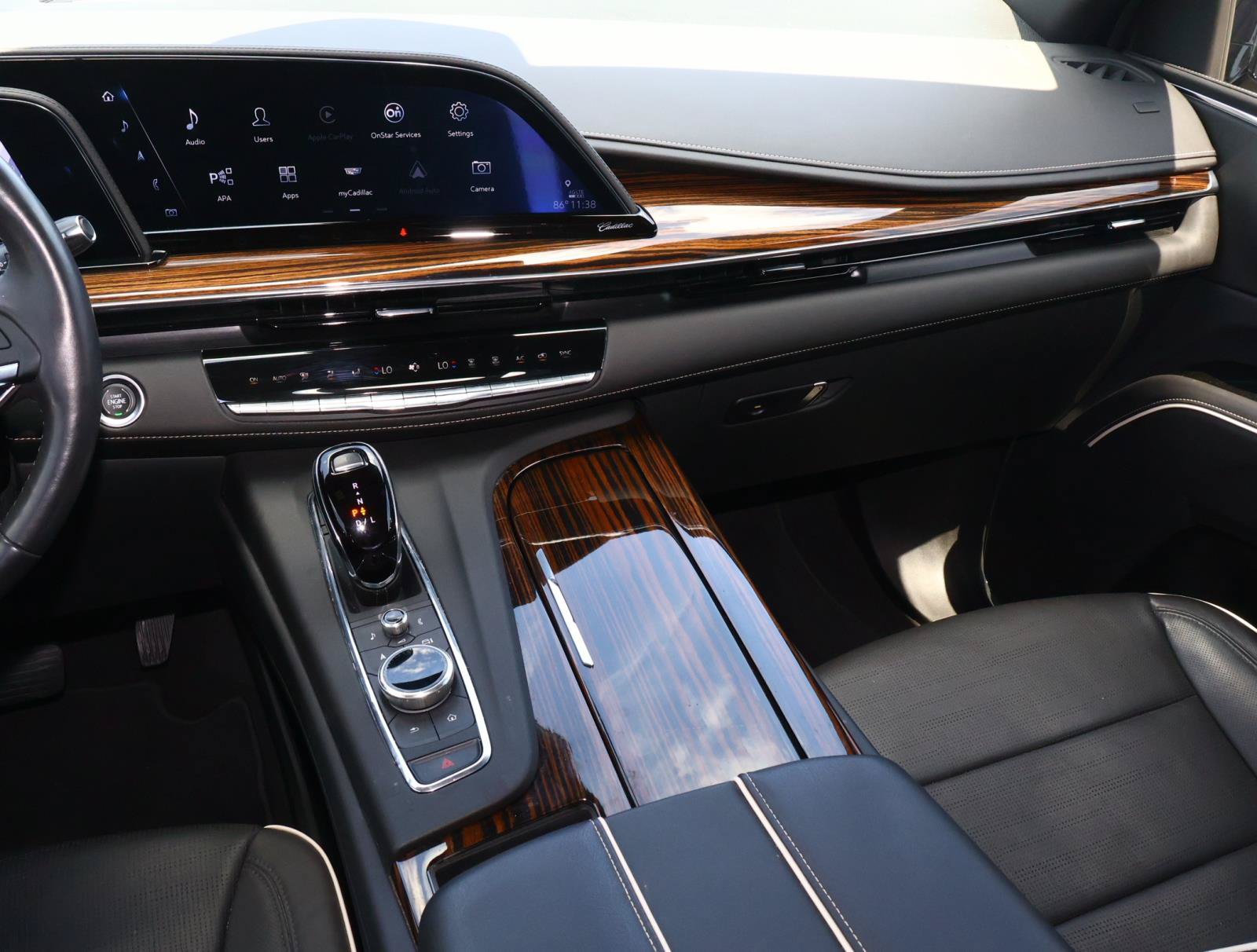 Used 2023 Cadillac Escalade Premium Luxury AWD/4WD image 15