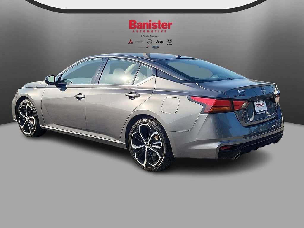 Used 2024 Nissan Altima 2.5 SR FWD image 6