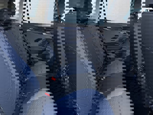 New 2025 Volkswagen Tiguan SE image 30