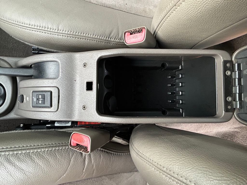 Used 2005 Chrysler Sebring Touring w/ Electronics Convenience Group image 28