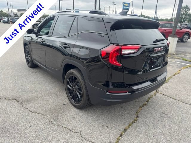 Used 2024 GMC Terrain SLT w/ Elevation Edition FWD image 6