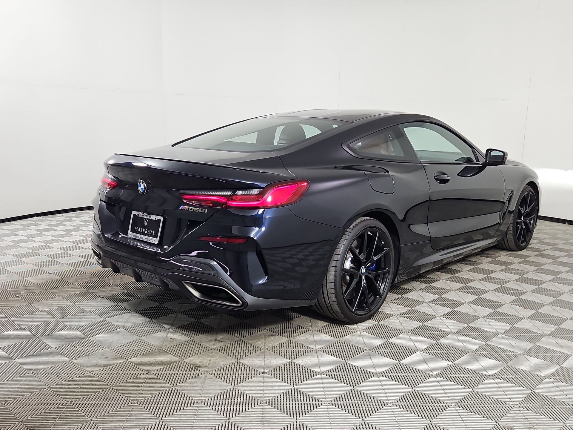Used 2020 BMW M850i xDrive Coupe w/ M Carbon Exterior Package image 7