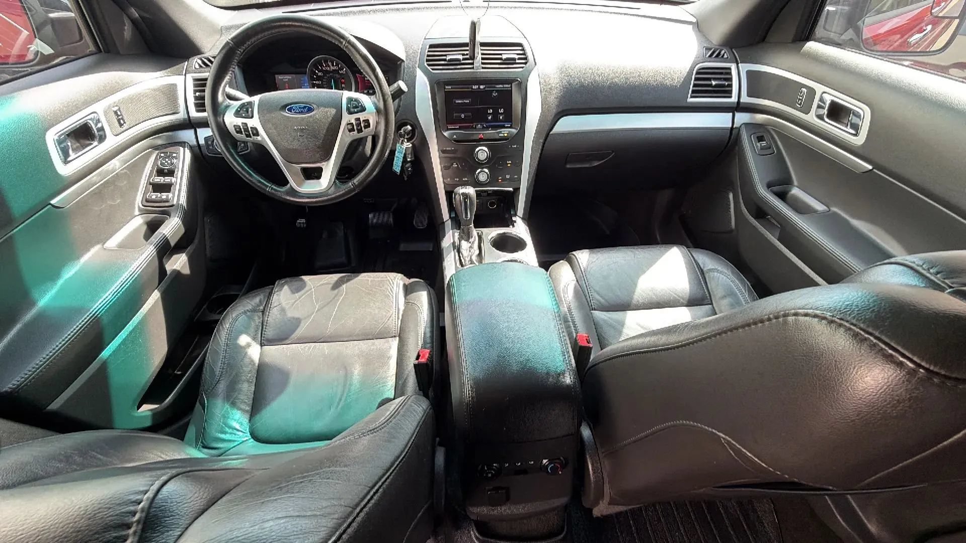 Used 2014 Ford Explorer XLT w/ Equipment Group 202A AWD/4WD image 31