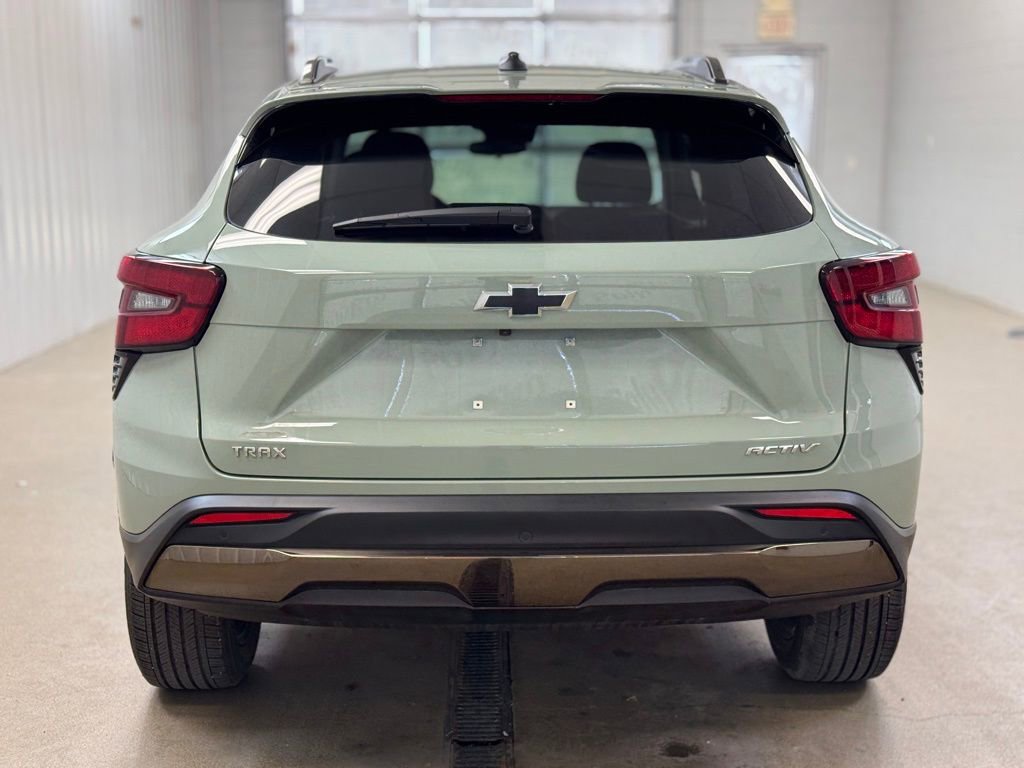 Used 2025 Chevrolet Trax ACTIV w/ Sunroof Package image 6
