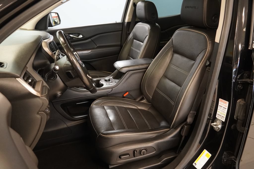Used 2020 GMC Acadia Denali w/ Trailering Package AWD/4WD image 3