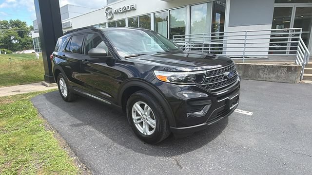 Used 2021 Ford Explorer XLT AWD/4WD image 3