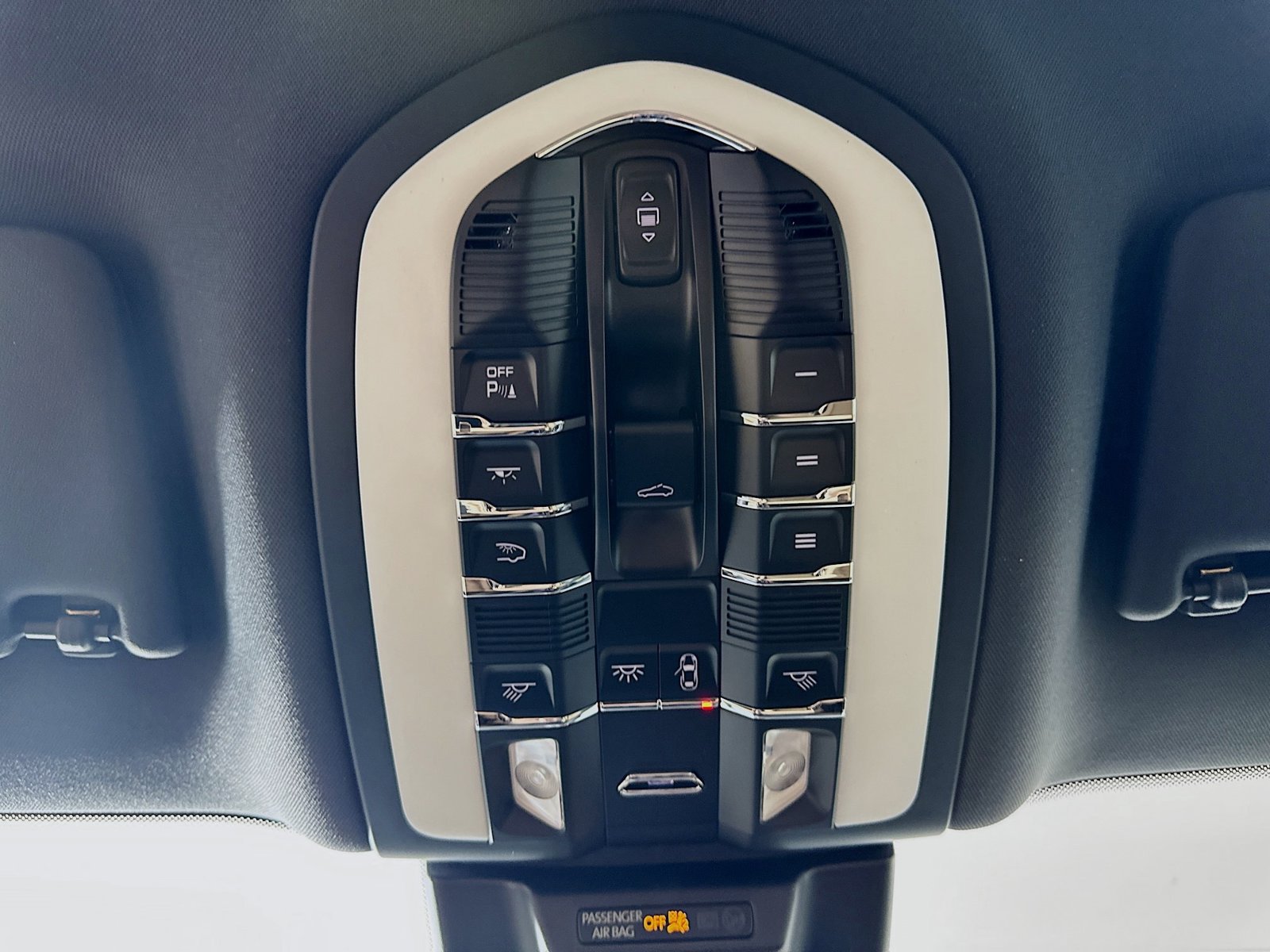 New 2026 Porsche Macan AWD/4WD image 31