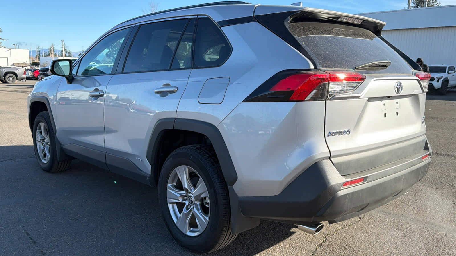 Used 2025 Toyota RAV4 XLE w/ Convenience Package image 3