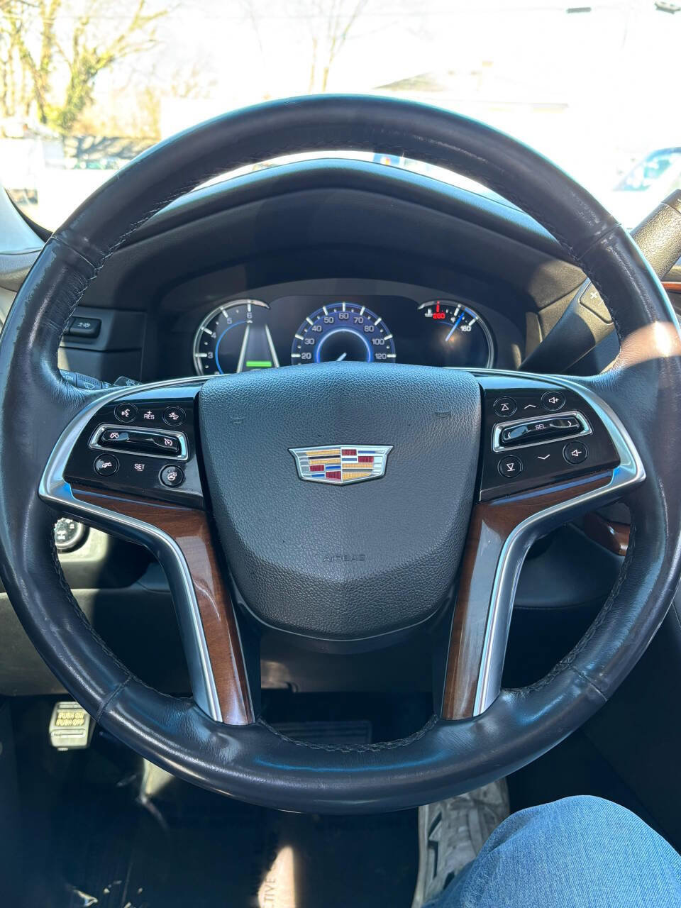 Used 2019 Cadillac Escalade ESV Luxury w/ LPO, Radiant Package image 24