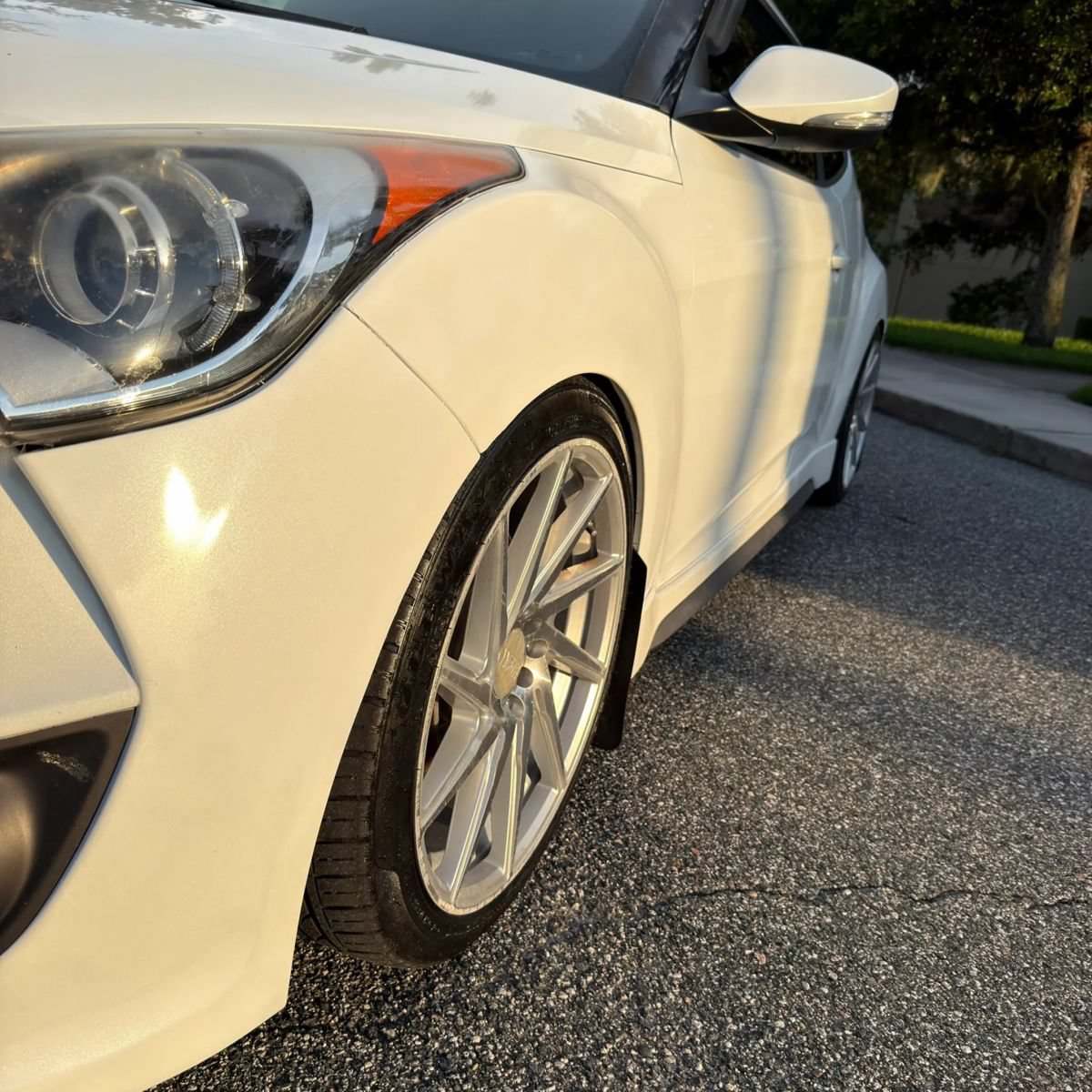 Used 2016 Hyundai Veloster Turbo FWD image 26