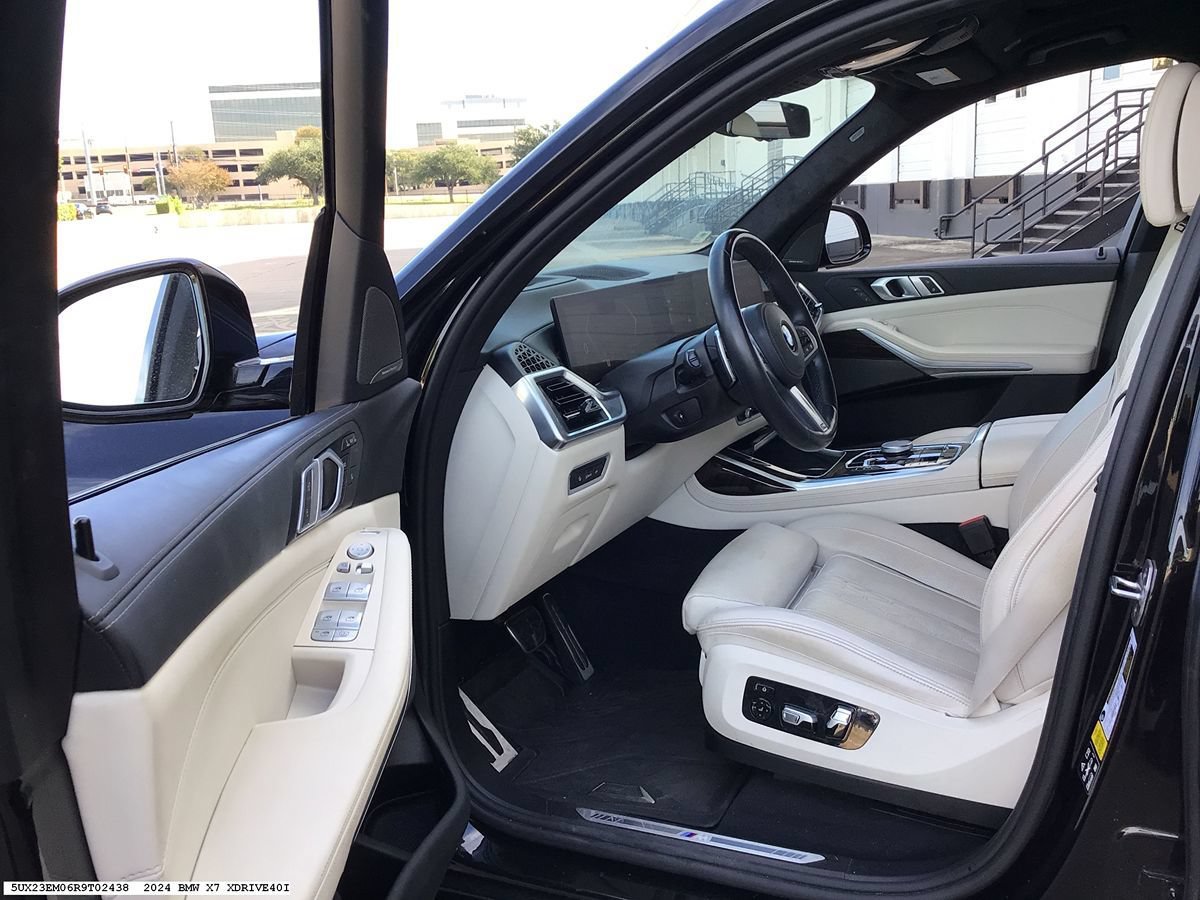 Used 2024 BMW X7 xDrive40i w/ M Sport Package AWD/4WD image 8