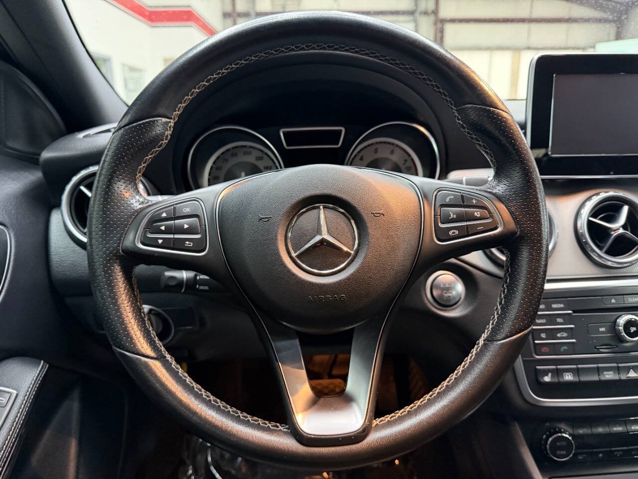 Used 2017 Mercedes-Benz GLA 250 4MATIC image 22