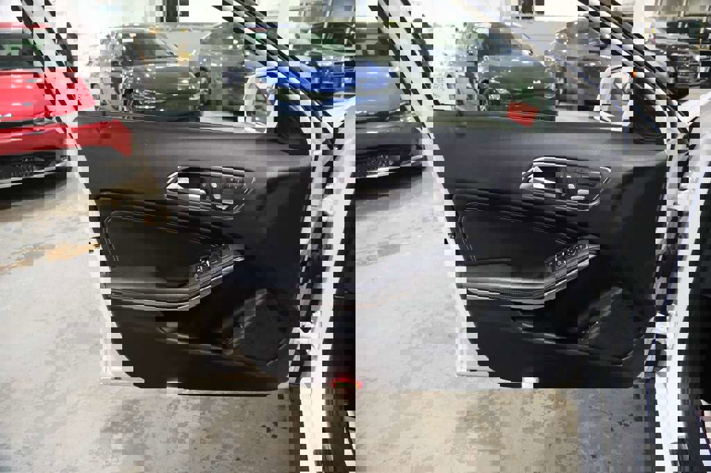 Used 2020 Mercedes-Benz GLA 250 4MATIC image 17