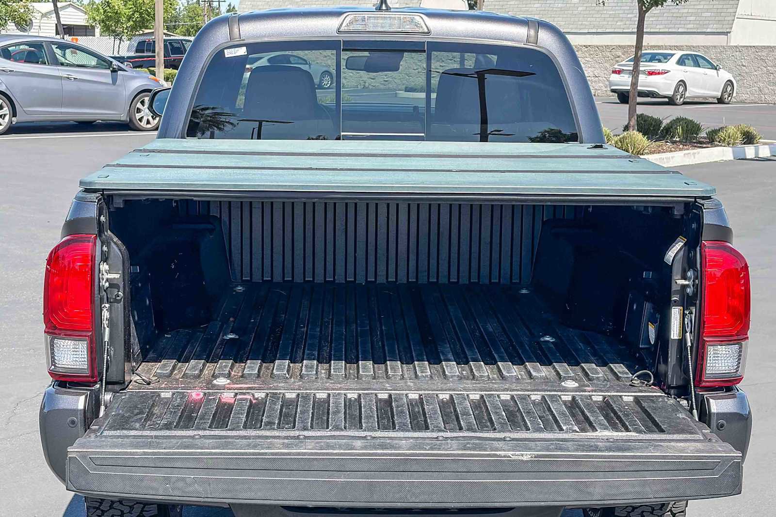 Used 2018 Toyota Tacoma TRD Sport w/ Technology Package image 25