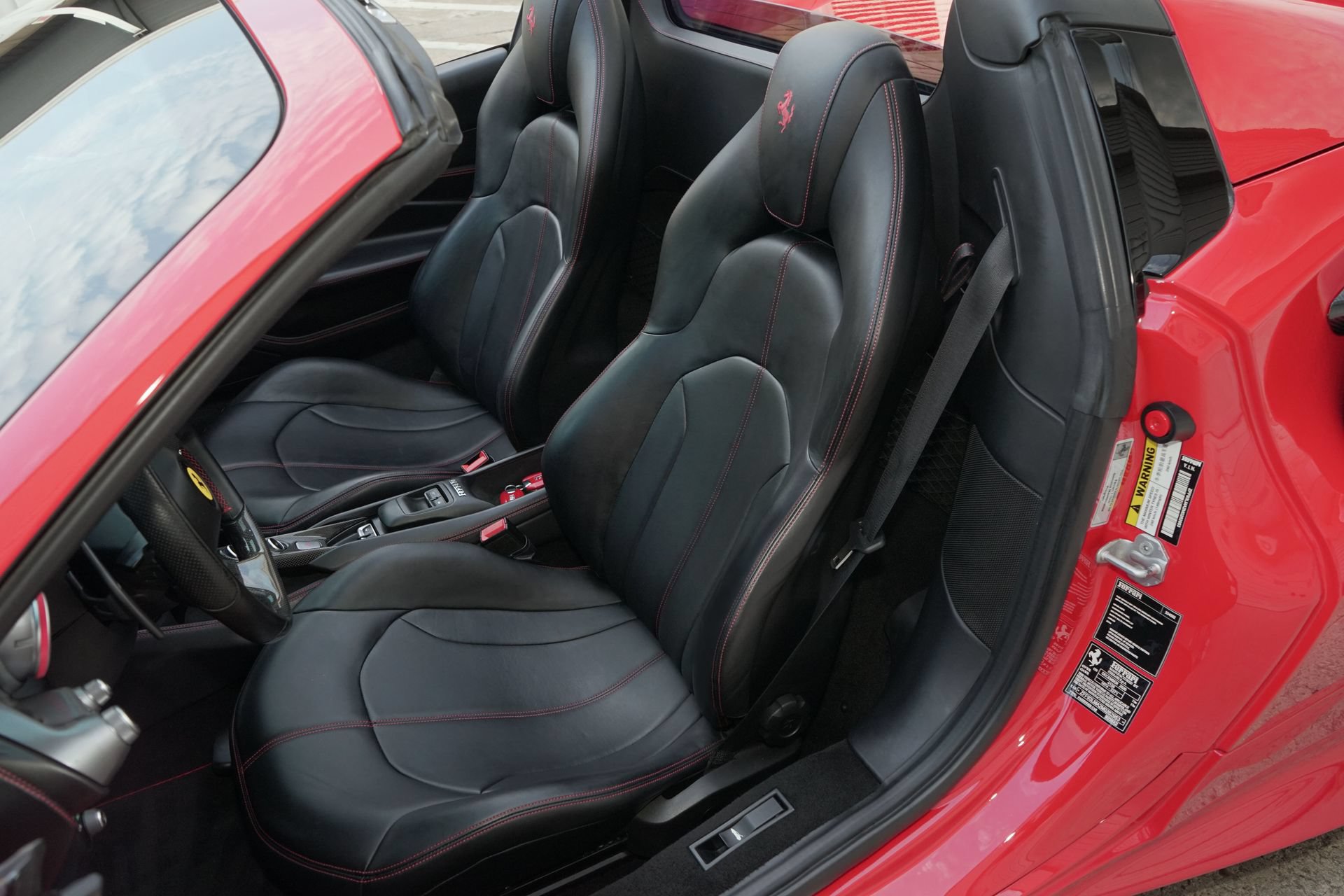 Used 2021 Ferrari F8 Tributo RWD image 15