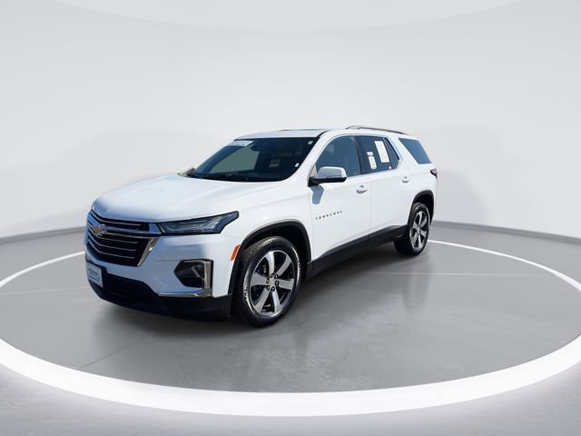 Used 2023 Chevrolet Traverse LT w/ LT Premium Package AWD/4WD image 4