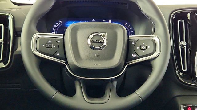 New 2026 Volvo XC40 B5 Core w/ Climate Package AWD/4WD image 24