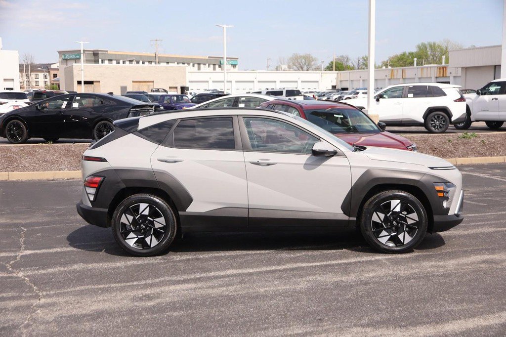 Used 2025 Hyundai Kona SEL image 5