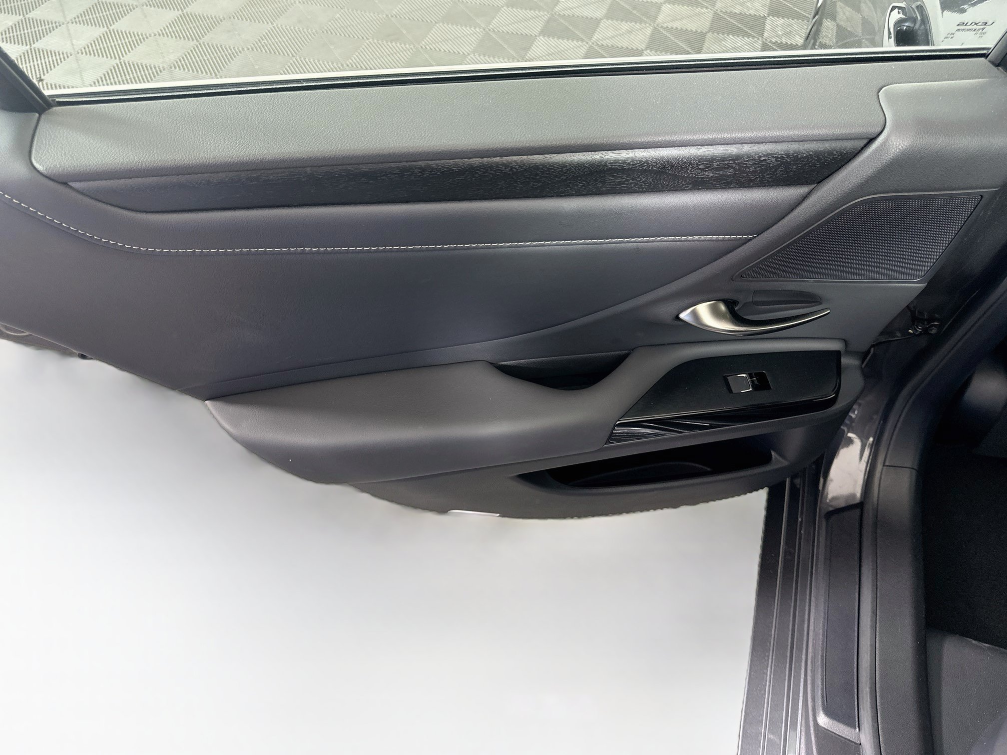 Used 2024 Lexus ES 300h w/ Premium Package FWD image 26