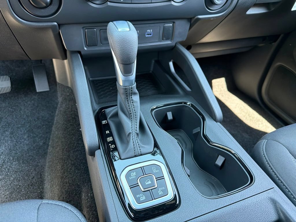 New 2026 Nissan Frontier SV w/ Tow Package AWD/4WD image 13
