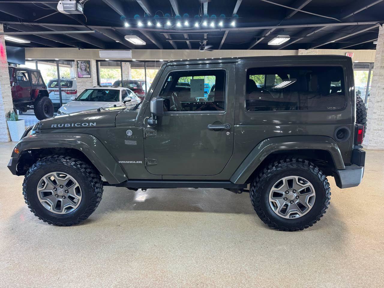 Used 2015 Jeep Wrangler Rubicon w/ Power Convenience Group AWD/4WD image 4