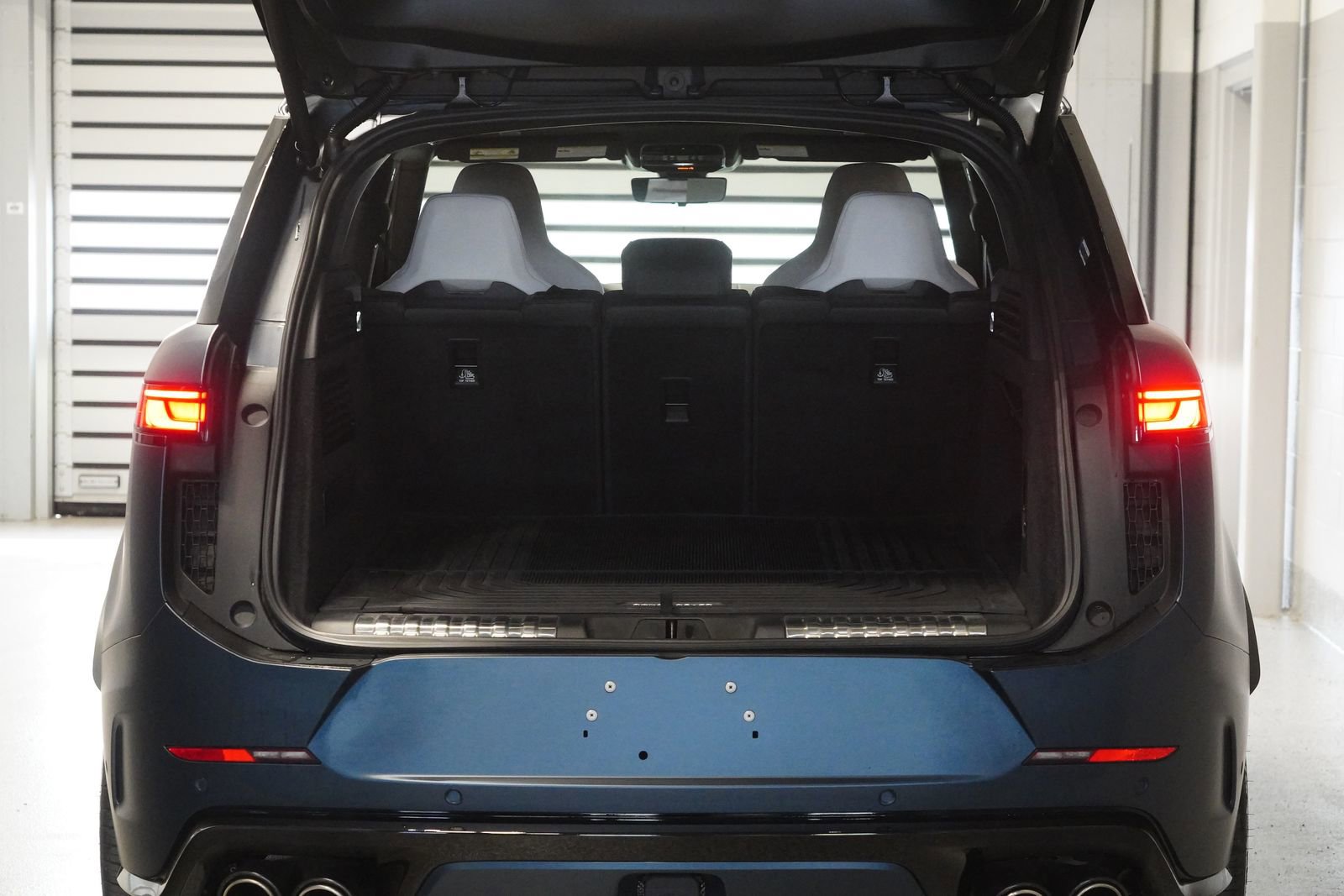 Used 2025 Land Rover Range Rover Sport SV Edition Two image 33