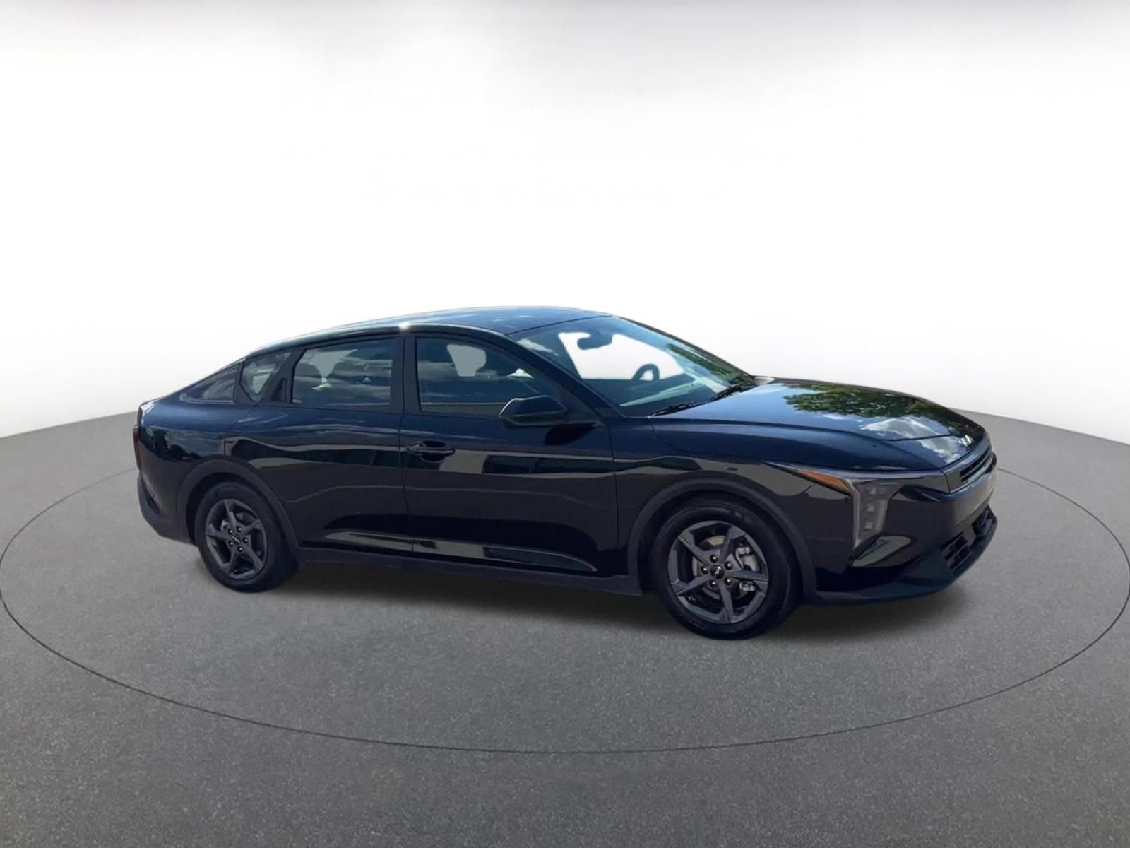 Used 2025 Kia K4 FWD image 2