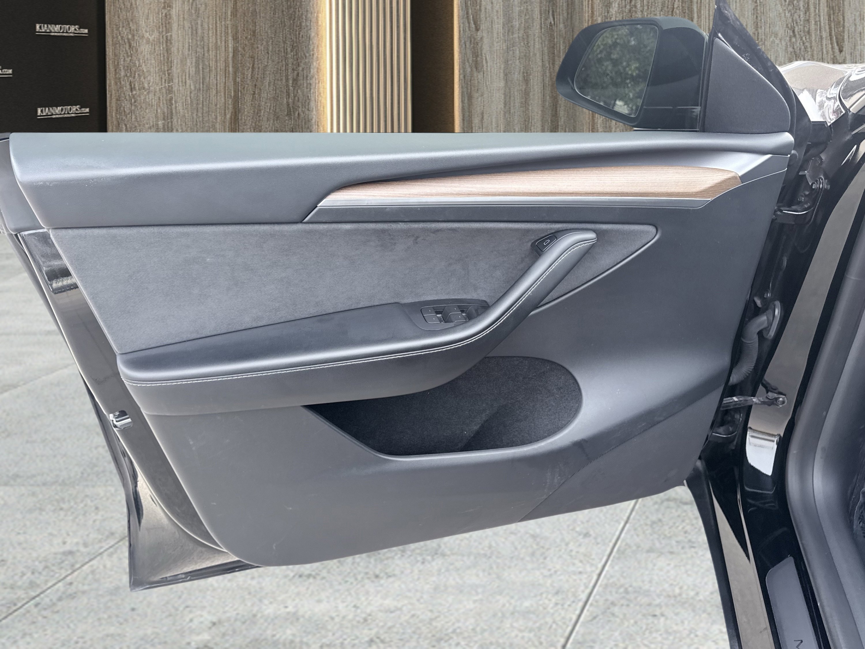 Used 2023 Tesla Model Y Performance image 19