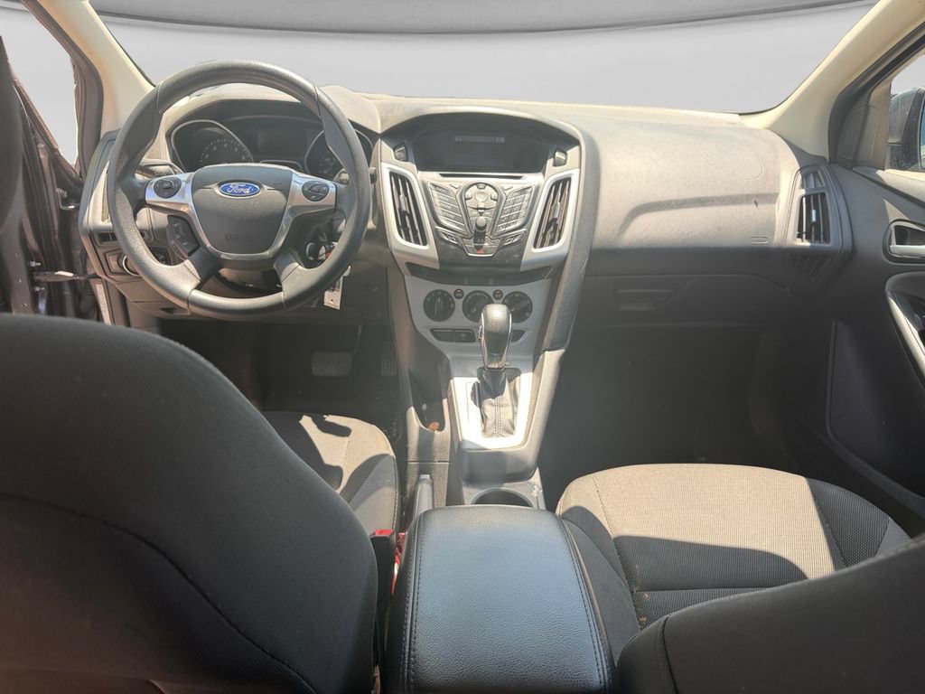 Used 2014 Ford Focus SE FWD image 25