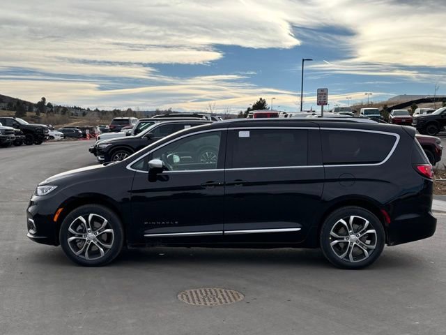 New 2026 Chrysler Pacifica Pinnacle image 2