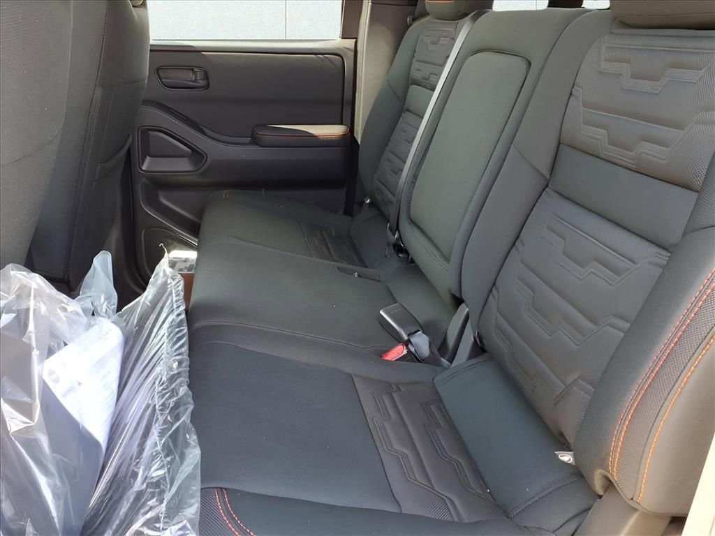 New 2026 Nissan Frontier PRO-4X w/ Pro-4x Convenience Package image 15