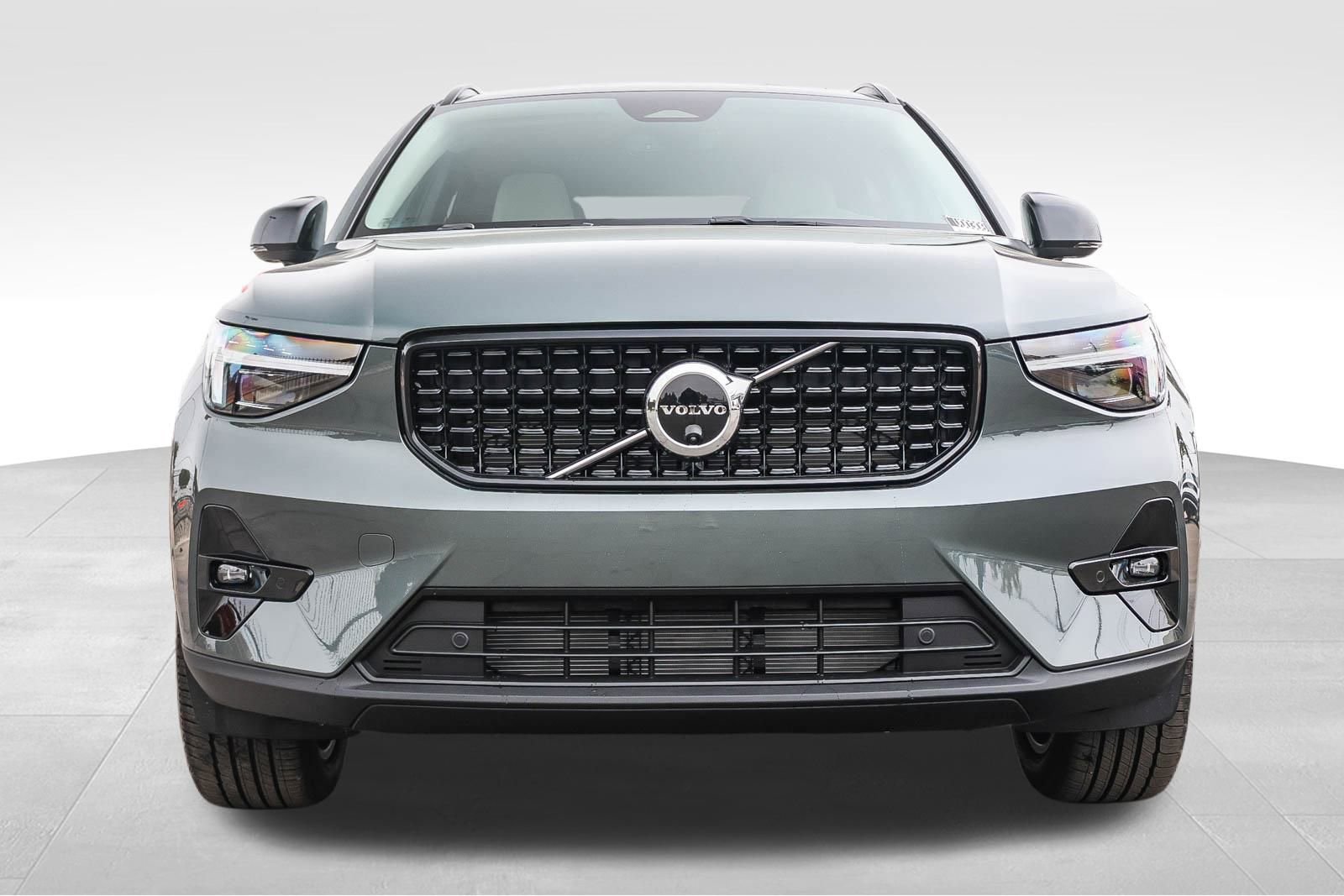 New 2026 Volvo XC40 B5 Plus w/ Protection Package Premier image 2