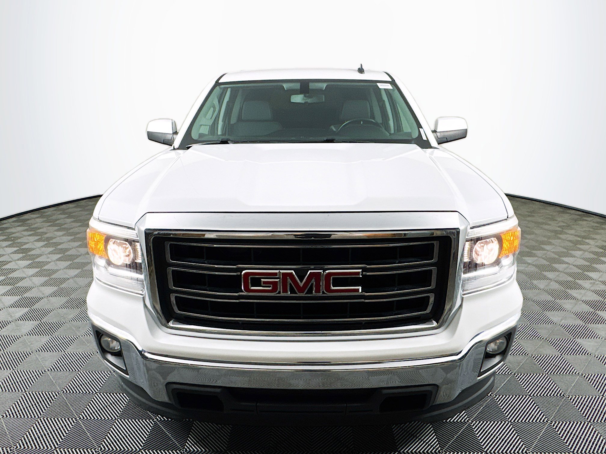 Used 2014 GMC Sierra 1500 SLE image 2