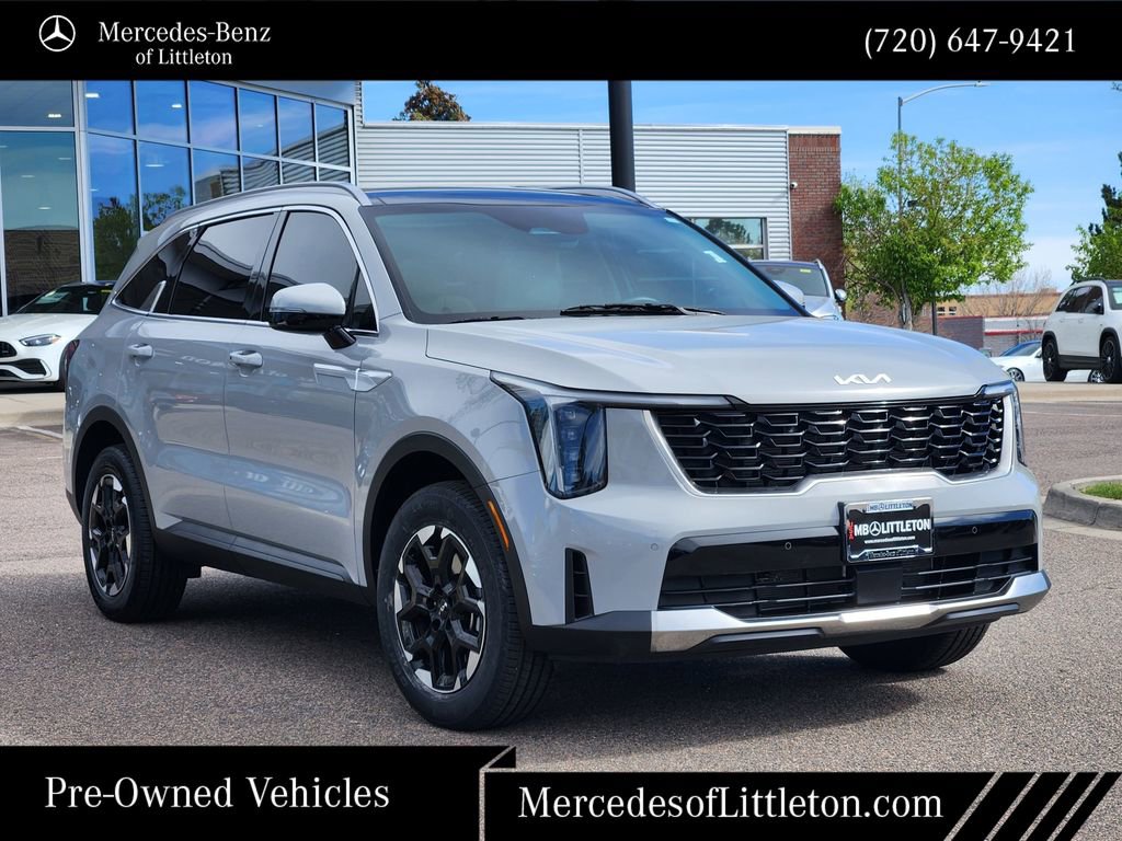 Used 2025 Kia Sorento S w/ Panoramic Sunroof Package AWD/4WD image 3