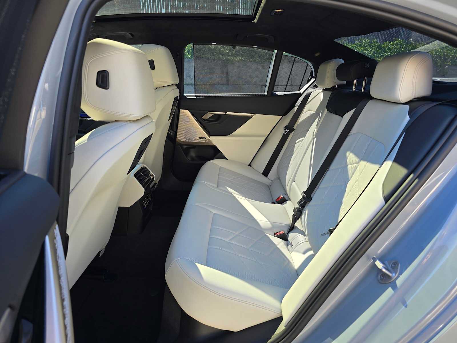 Used 2026 BMW 540i xDrive w/ Executive Package AWD/4WD image 16