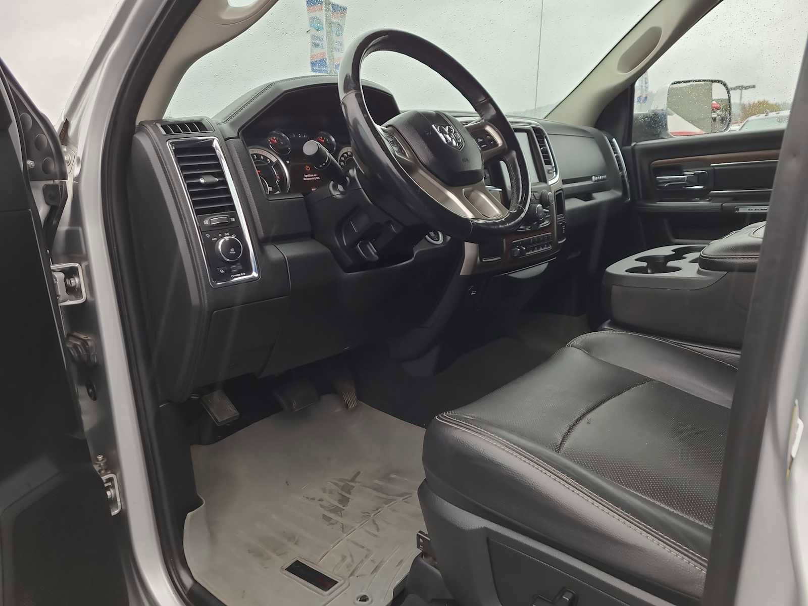 Used 2017 RAM 3500 Laramie w/ Cold Weather Group image 10