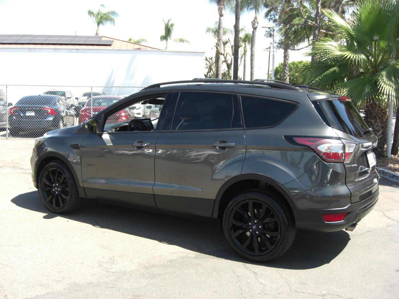Used 2017 Ford Escape Titanium FWD image 11