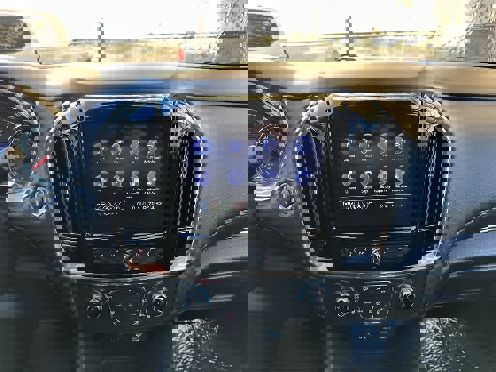 Used 2020 Chevrolet Traverse RS image 17