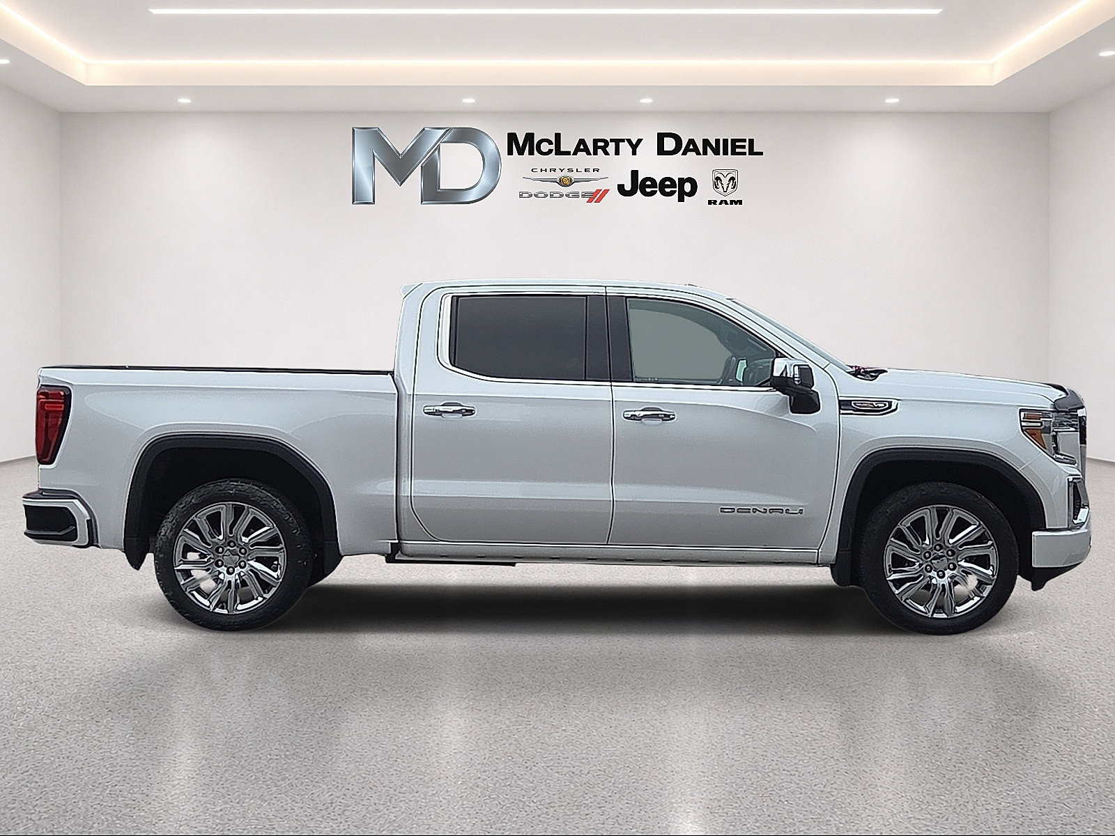 Used 2019 GMC Sierra 1500 Denali w/ Denali Ultimate Package AWD/4WD image 6