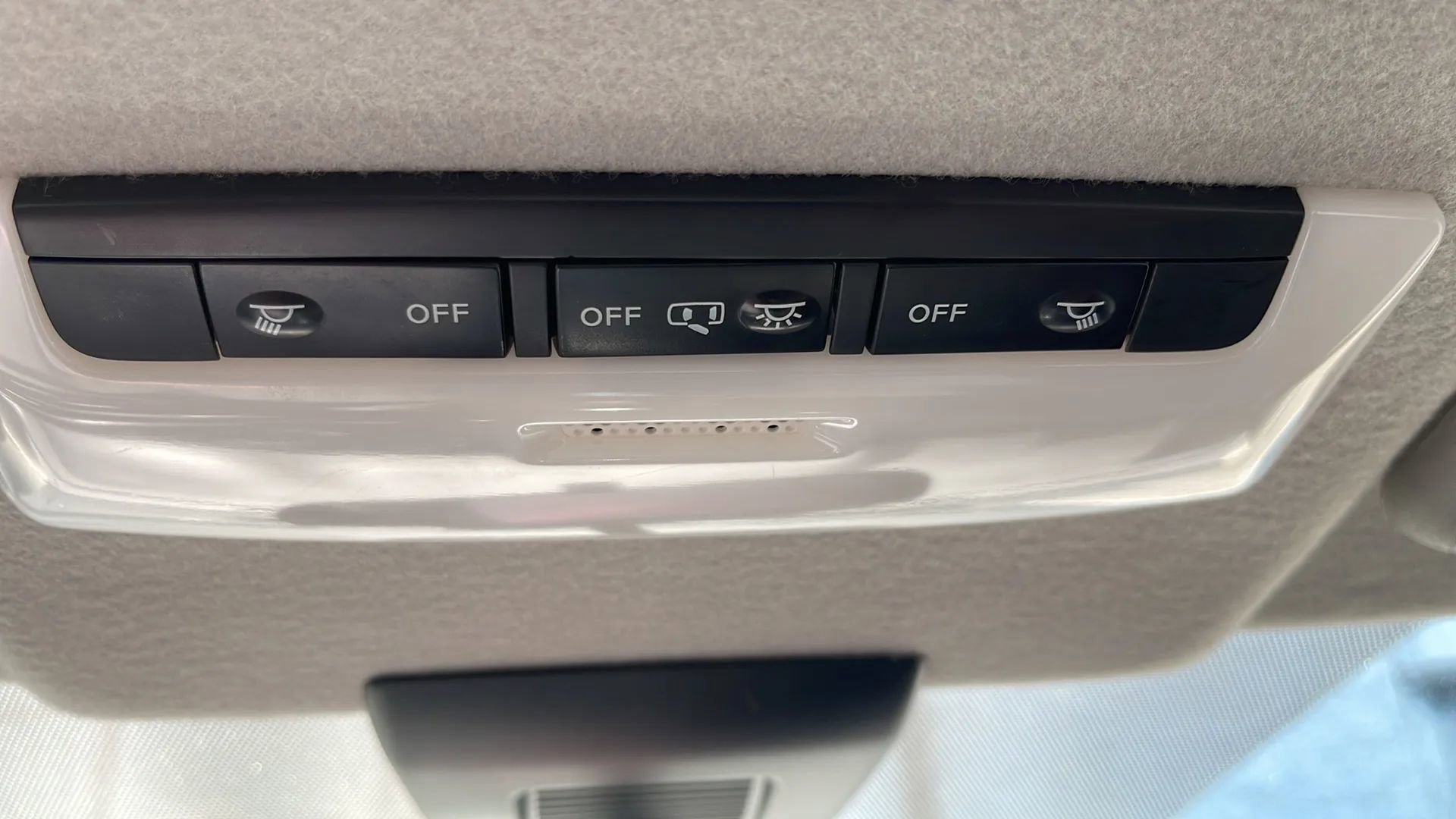Used 2023 Nissan Kicks SV FWD image 17