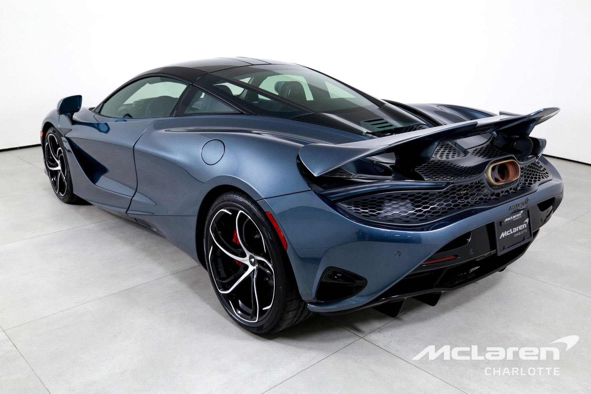 Used 2025 McLaren 750S image 7