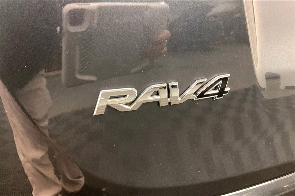 Used 2016 Toyota RAV4 LE image 27