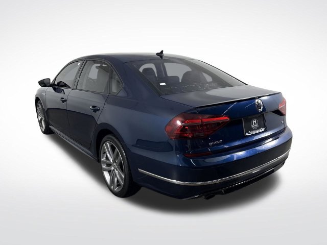 Used 2018 Volkswagen Passat 2.0T R-Line w/ R-Line Lighting Package FWD image 31