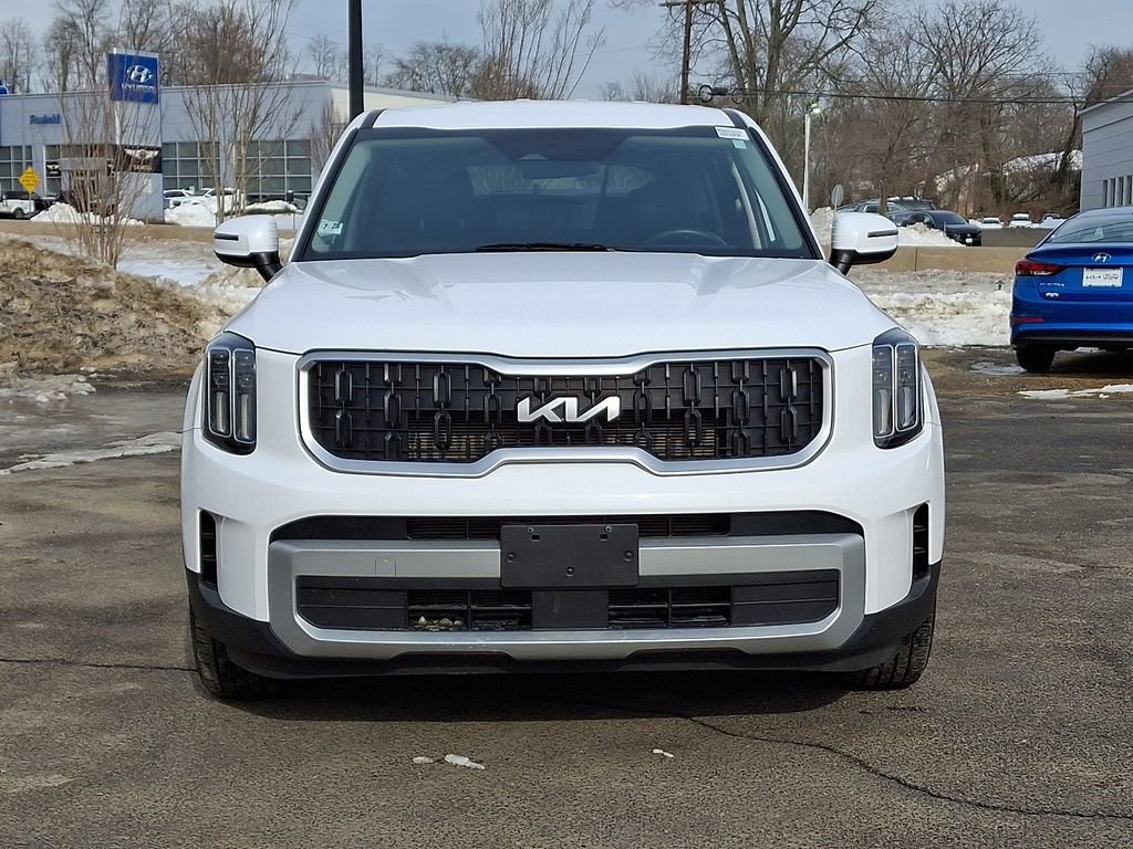 Used 2024 Kia Telluride LX image 2
