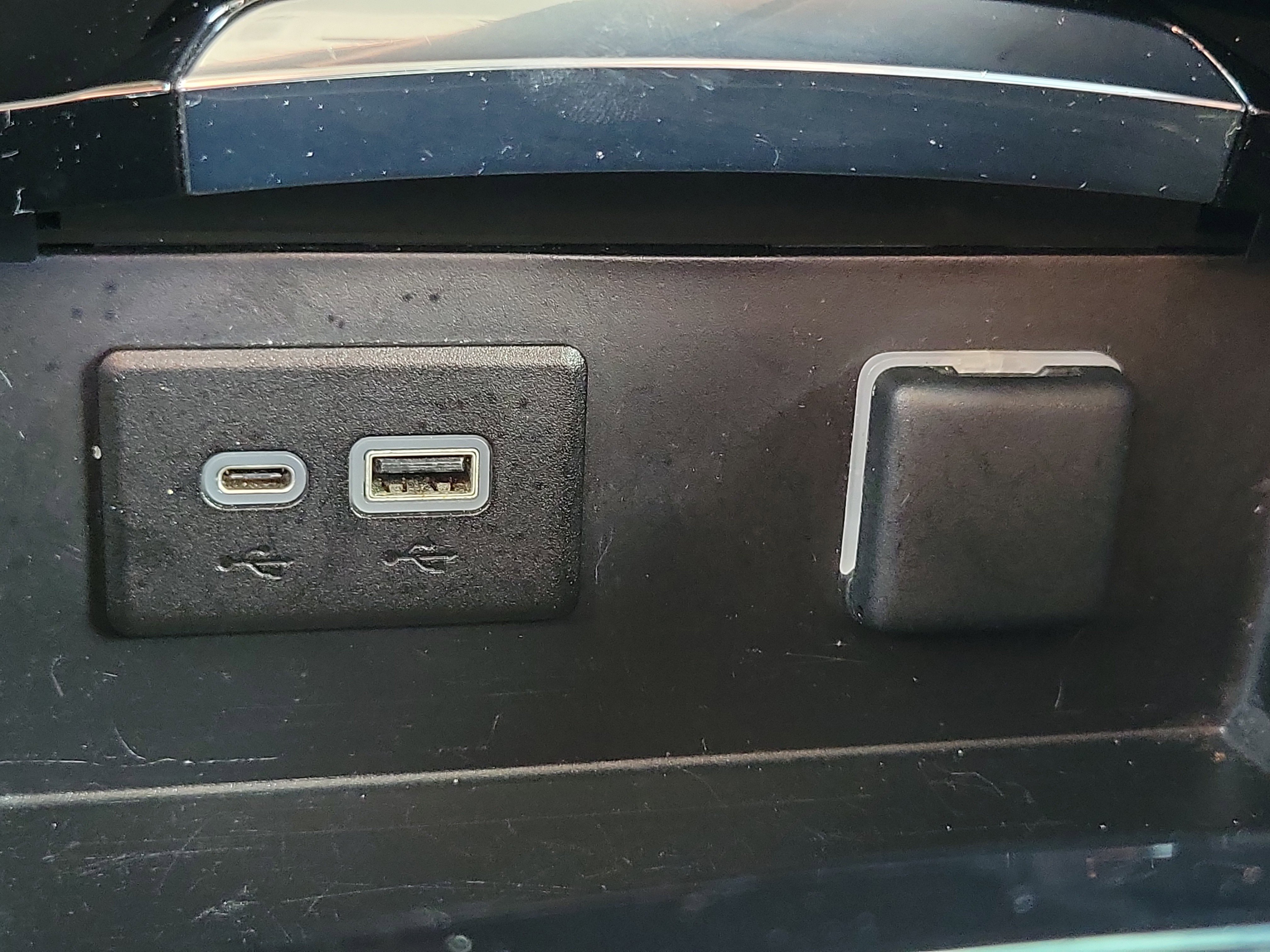 Used 2023 Buick Envision Essence image 27