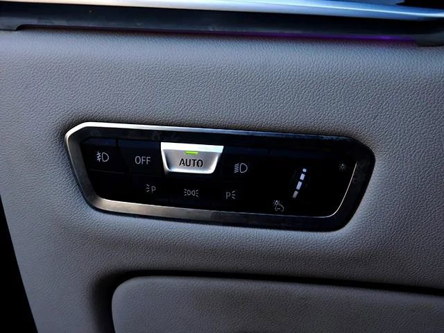 Used 2019 BMW X7 xDrive40i w/ Cold Weather Package image 31