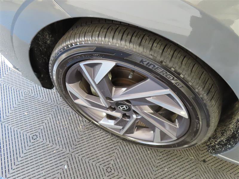 Used 2025 Hyundai Elantra SEL FWD image 6